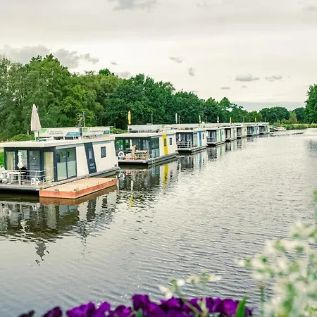Úszó hotel Hb 3 - Hausboot *